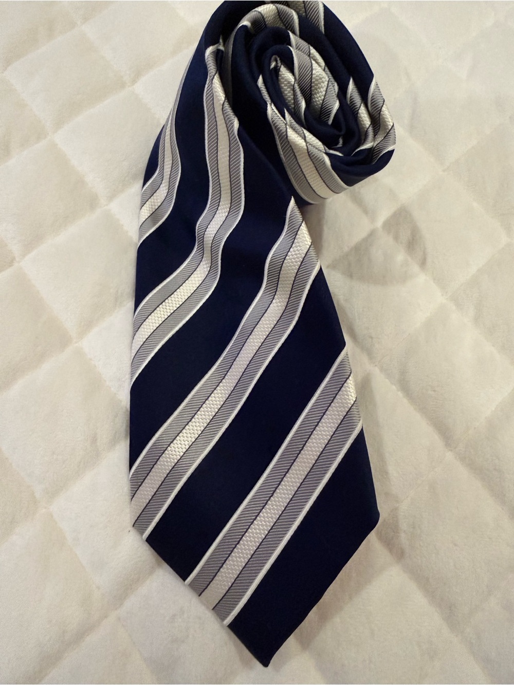 Donald J. Trump Signature Collection Classic Navy and Silver Striped Silk Tie